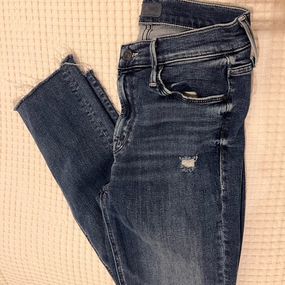 Mother Denim Mid Rise Dazzler Ankle Fray - Picture 4 of 7